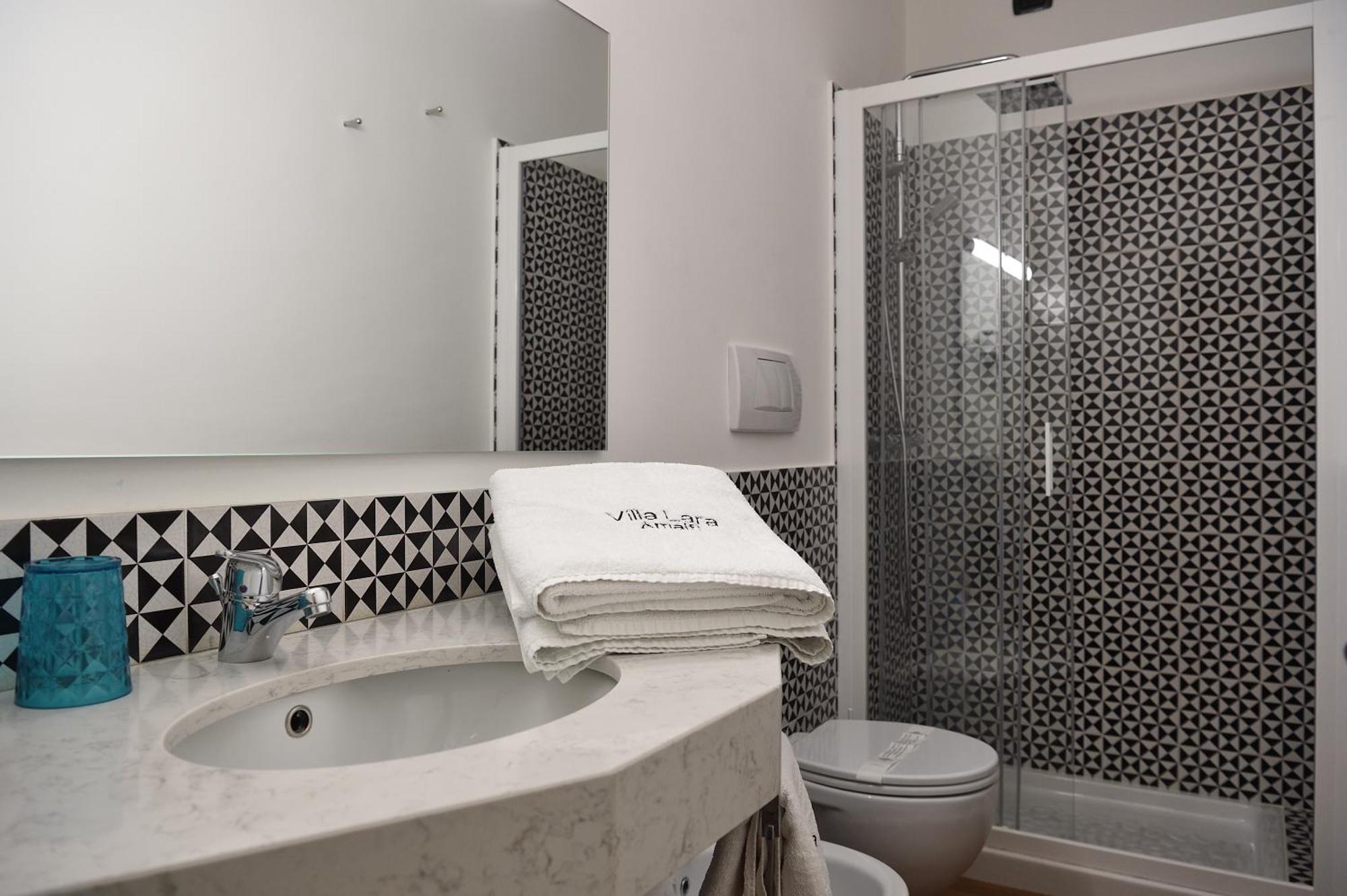 Lara Hotel 3*