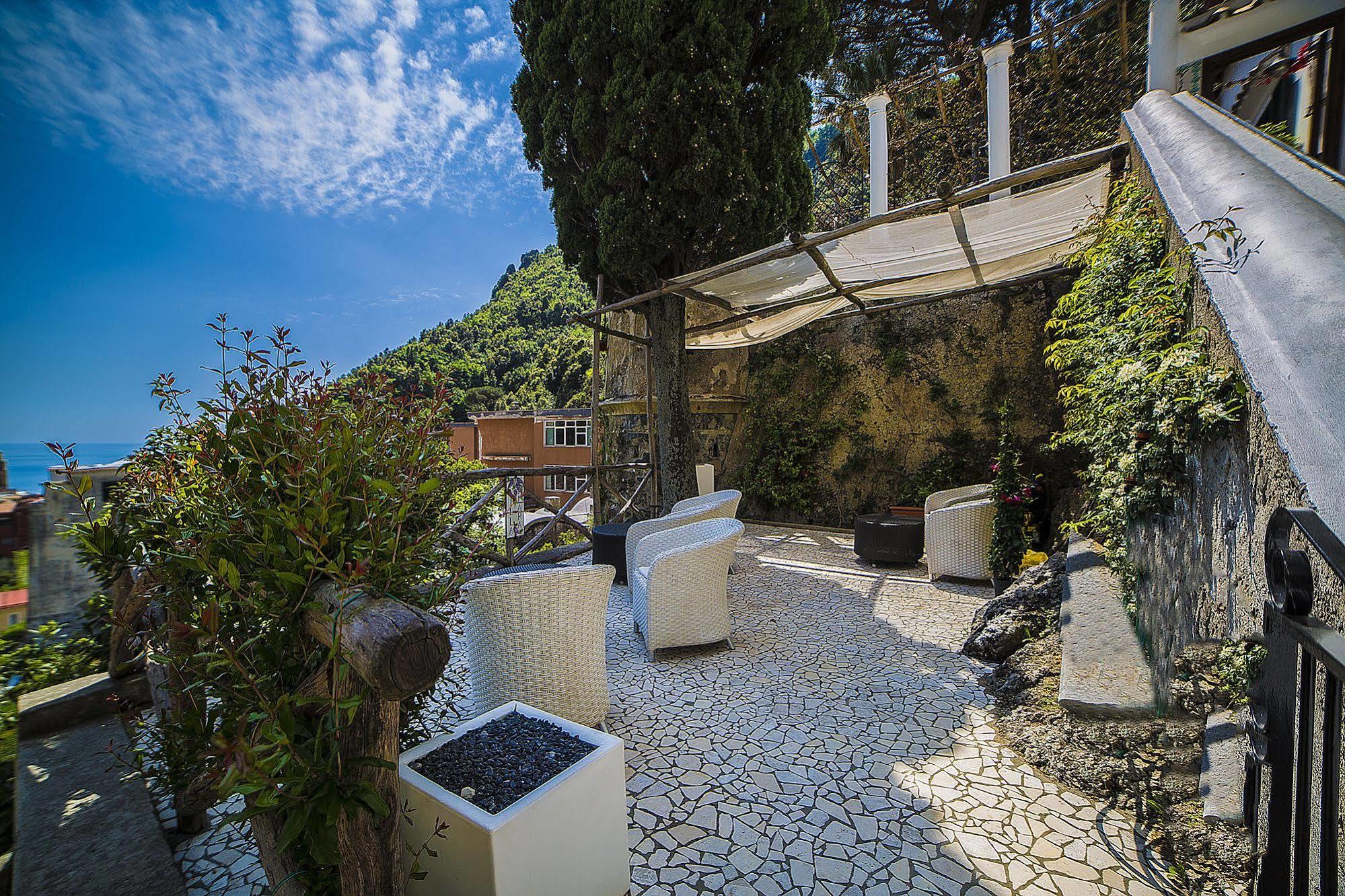 Lara 3* Amalfi