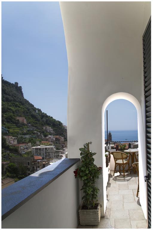 Lara Hotel